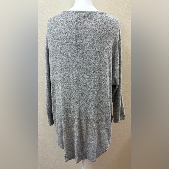 89th + Madison Women’s Large Gray Knit Long Sleeve Top Super Soft Gold Accents - Picture 3 of 8